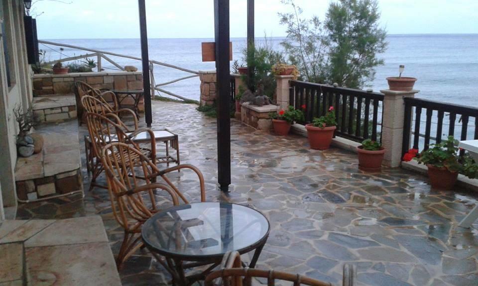 Coral Front Beach Zekros Exterior photo
