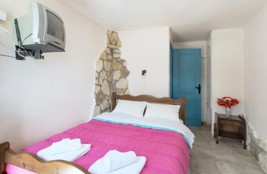 Coral Front Beach Zekros Exterior photo