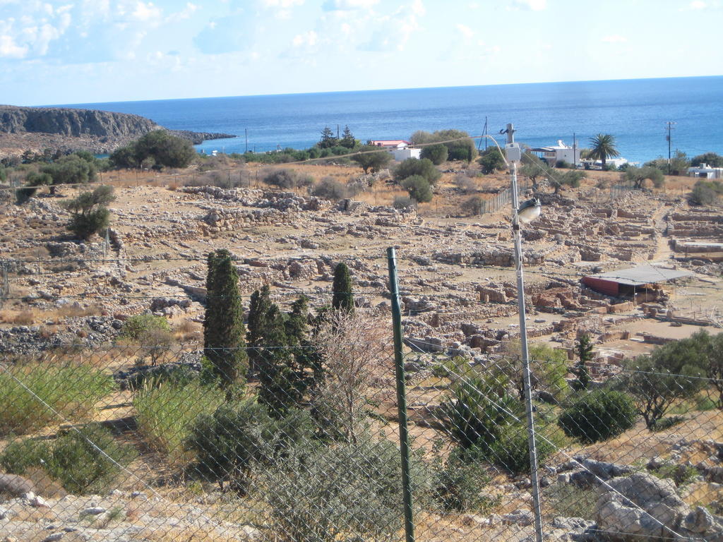 Coral Front Beach Zekros Exterior photo