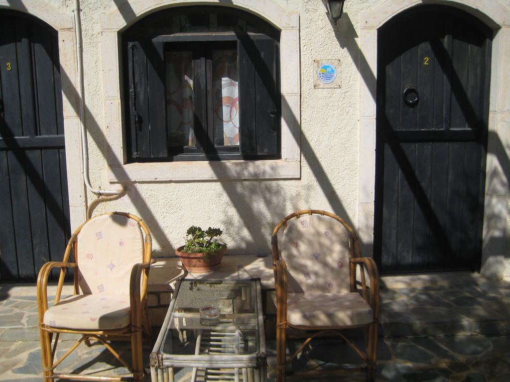 Coral Front Beach Zekros Exterior photo